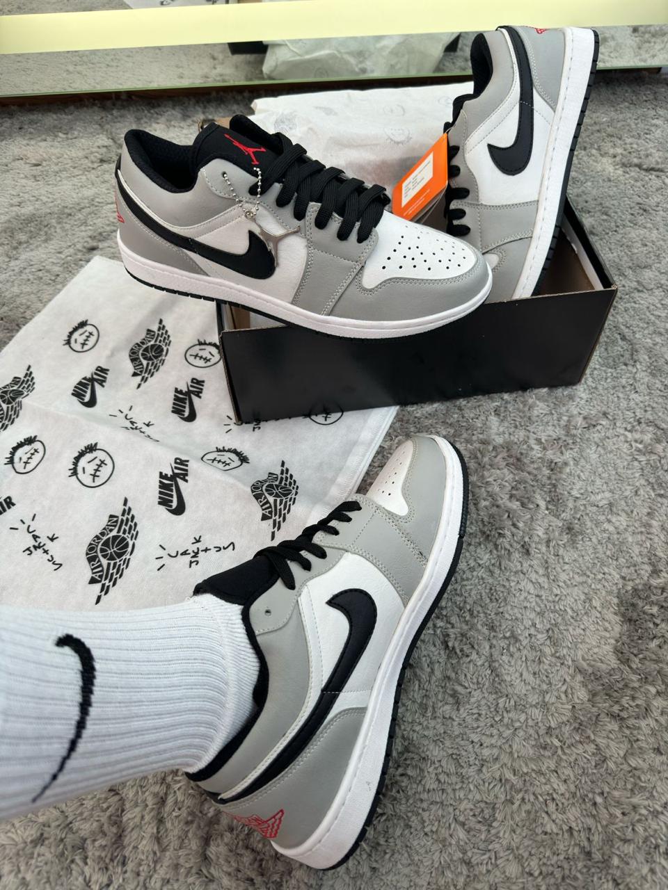 Tênis Nike Jordan 1 Low