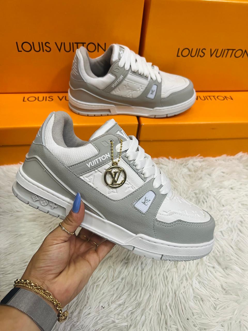 Tênis Louis Vuitton Trainer Feminino