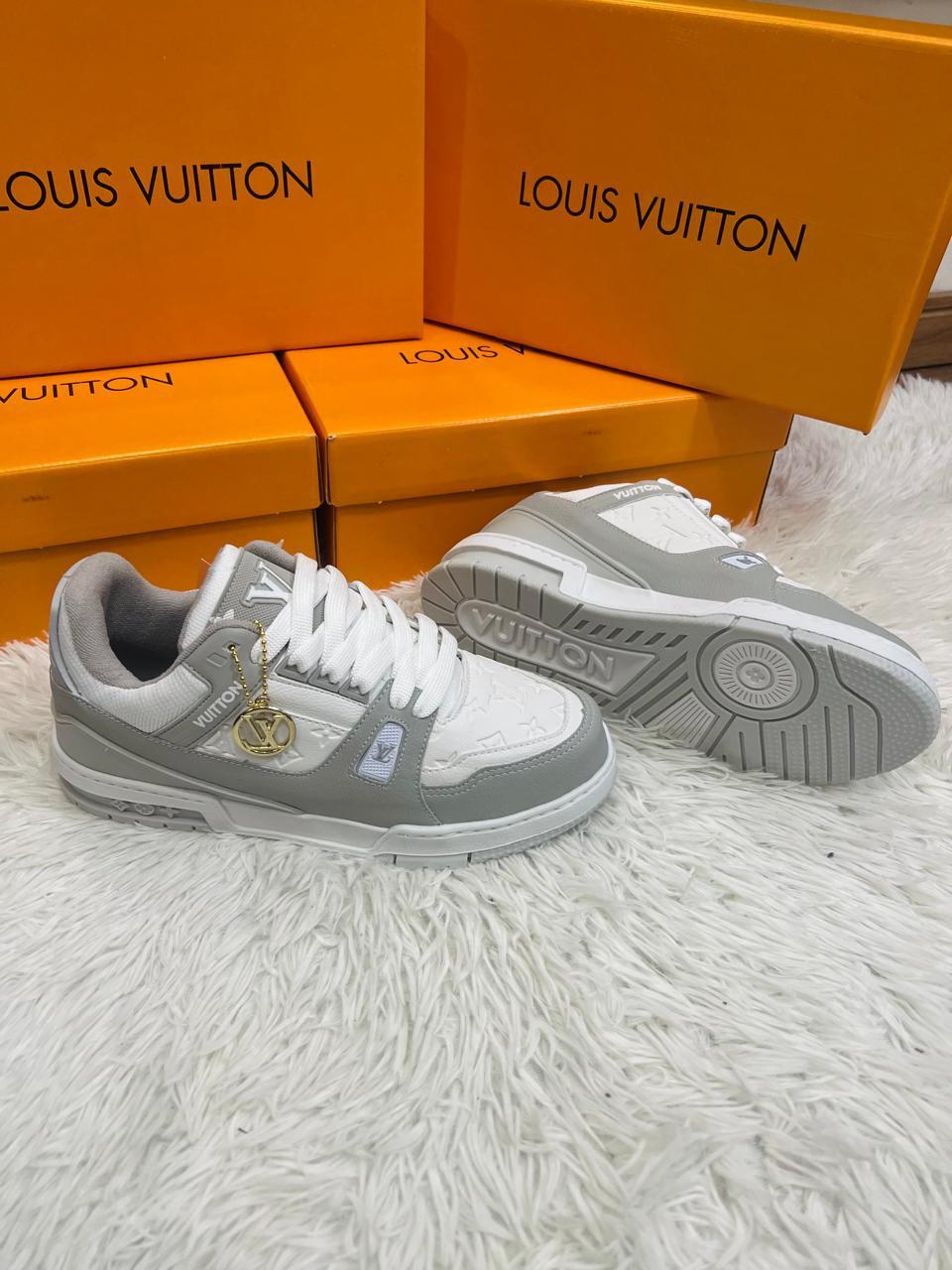 Tênis Louis Vuitton Trainer Feminino