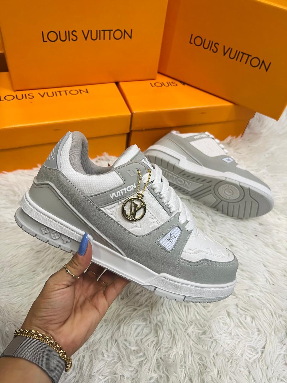Tênis Louis Vuitton Trainer Feminino