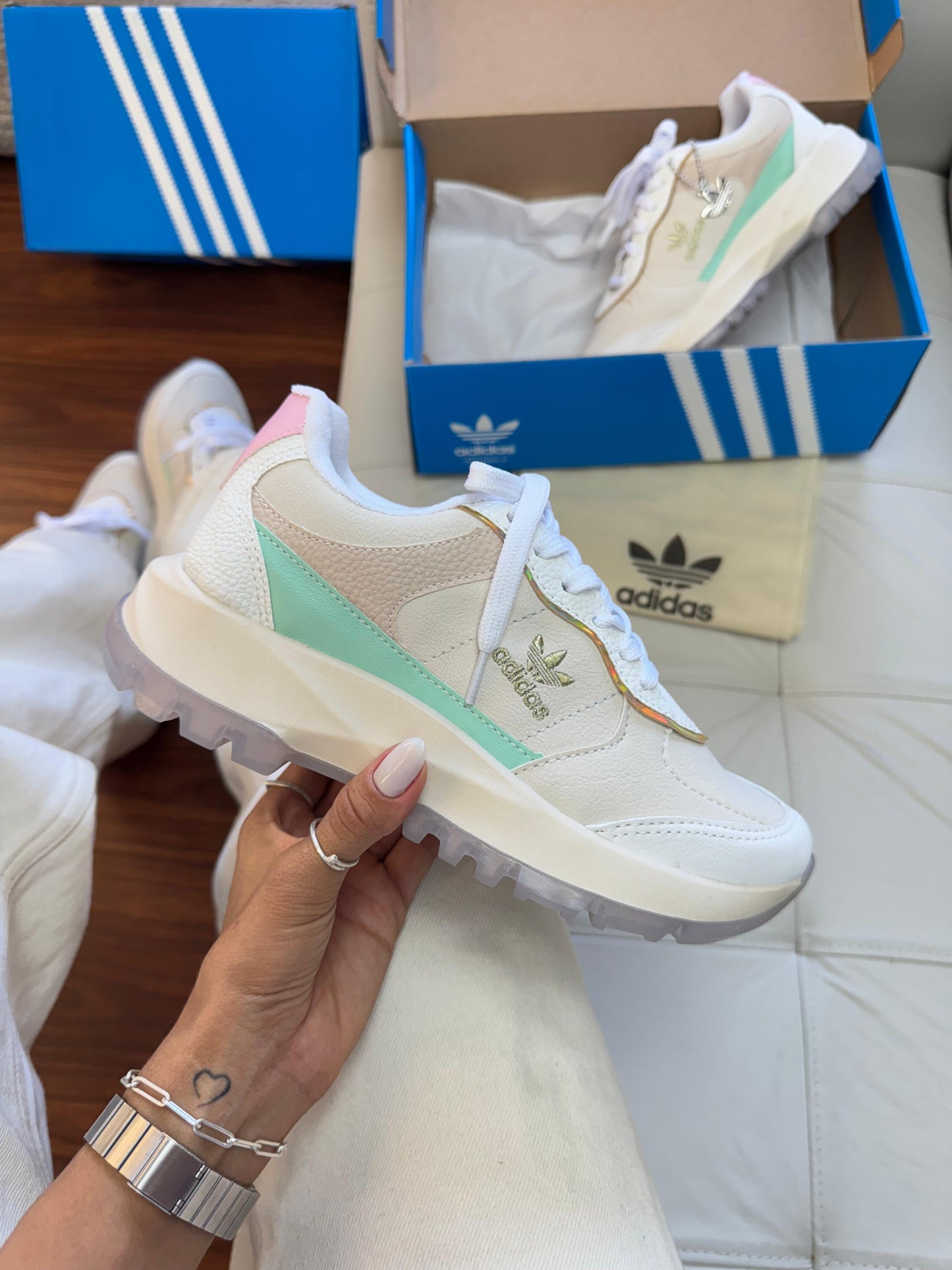 Tênis Adidas Luxury Feminino