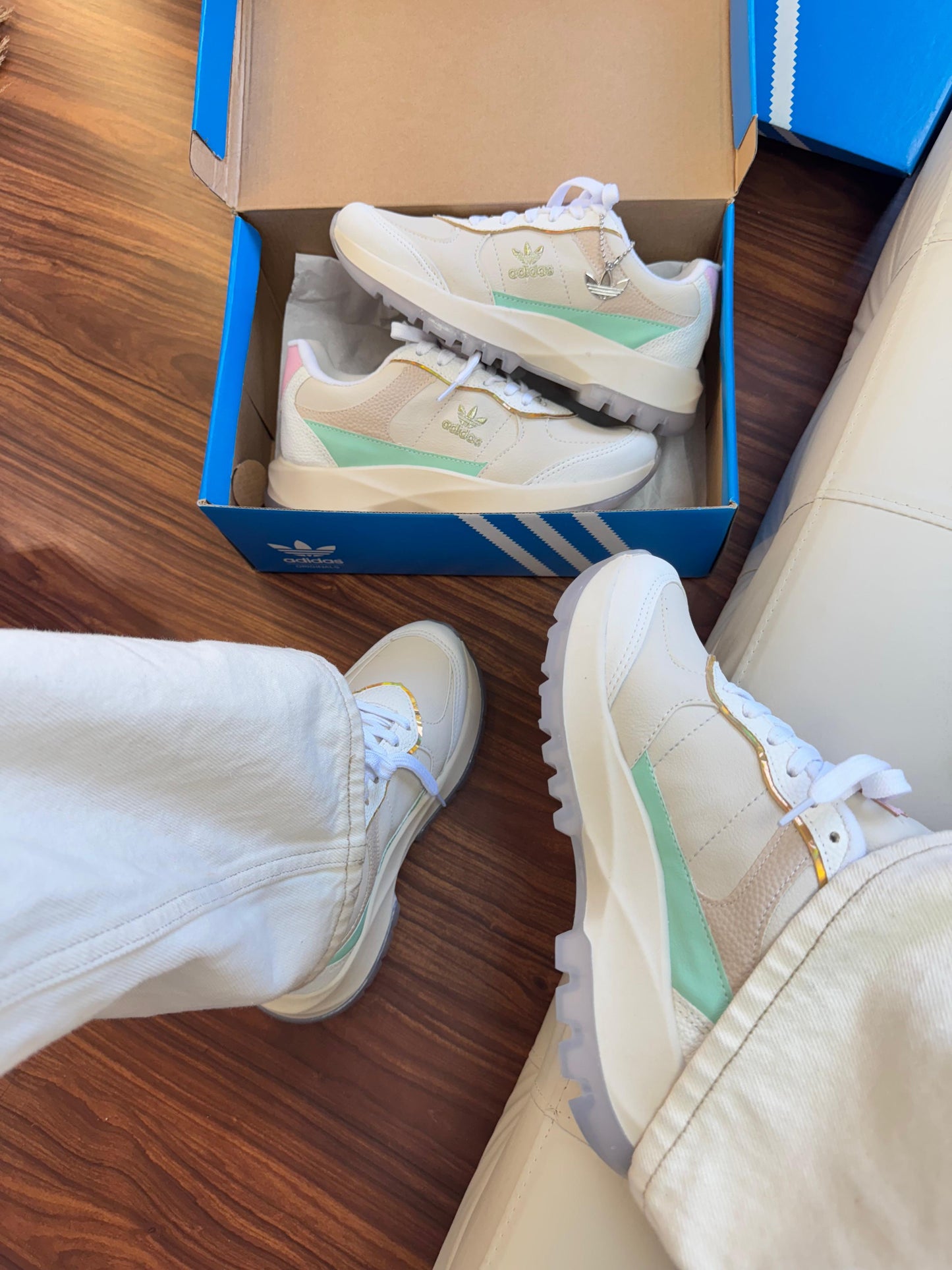 Tênis Adidas Luxury Feminino