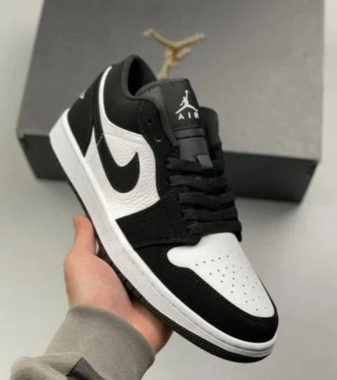 Tênis Nike Jordan 1 Low