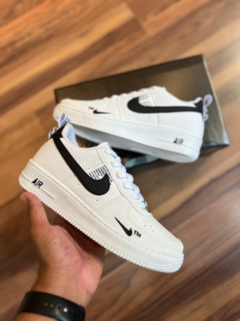 Tênis Nike Branco Preto TM