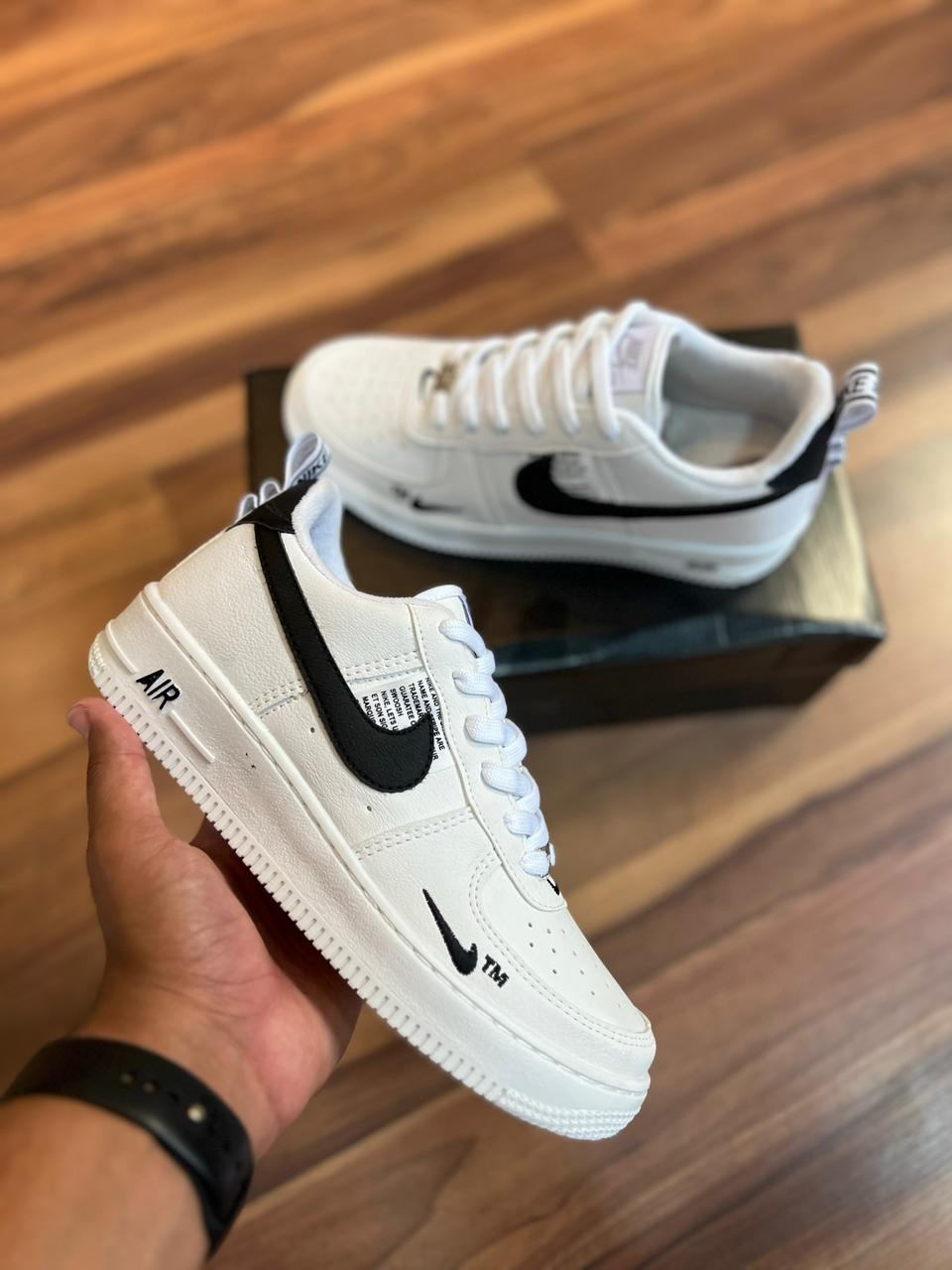 Tênis Nike Branco Preto TM