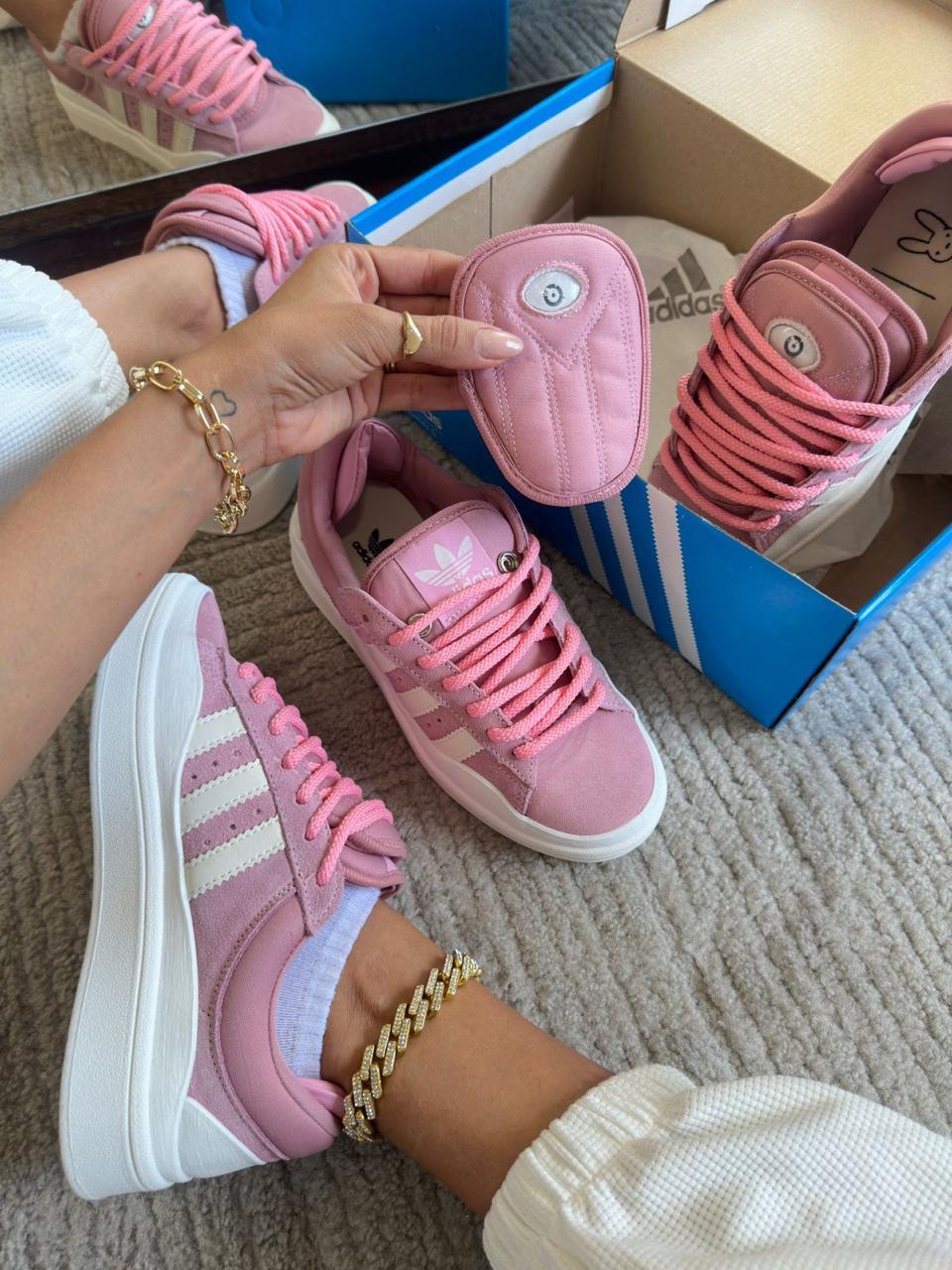 Tênis Adidas Feminino Bad Bunny x Campus