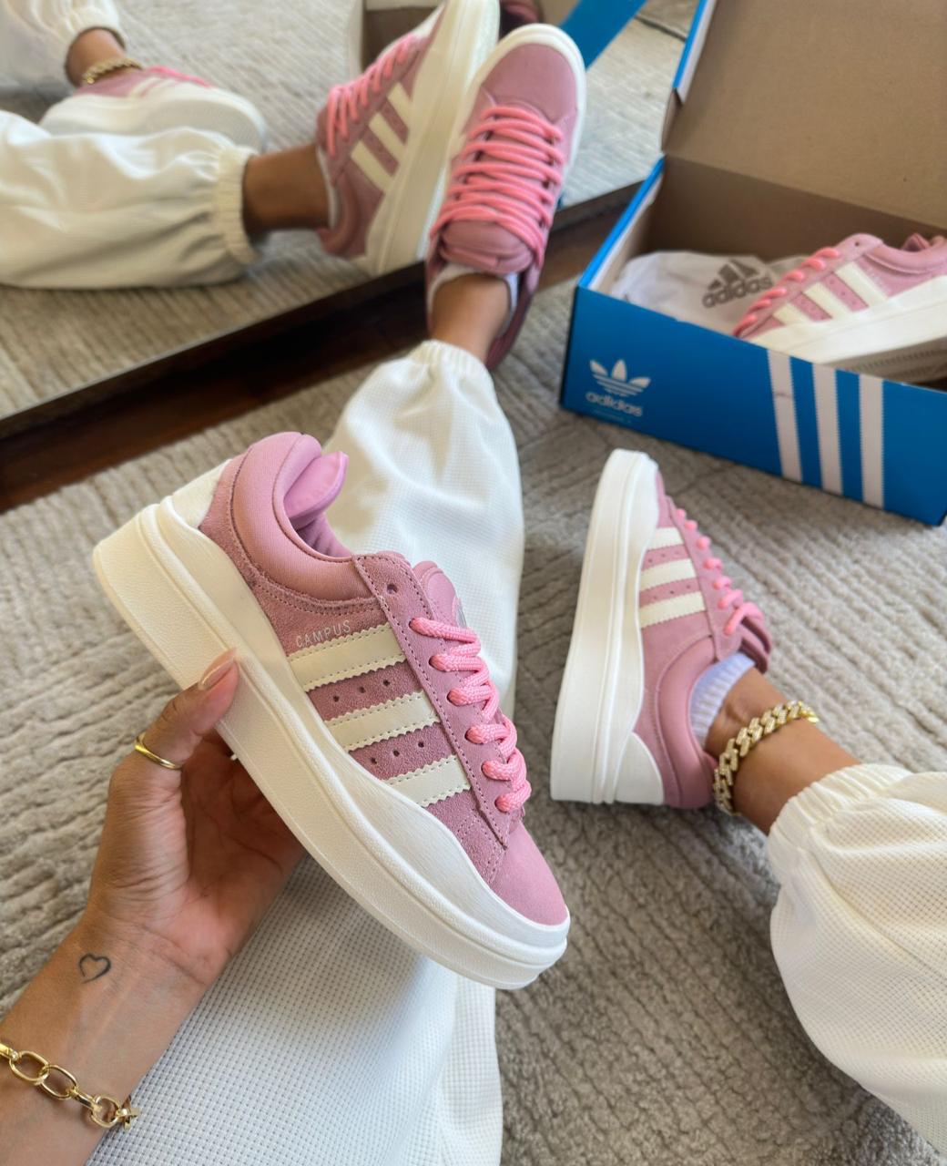 Tênis Adidas Feminino Bad Bunny x Campus