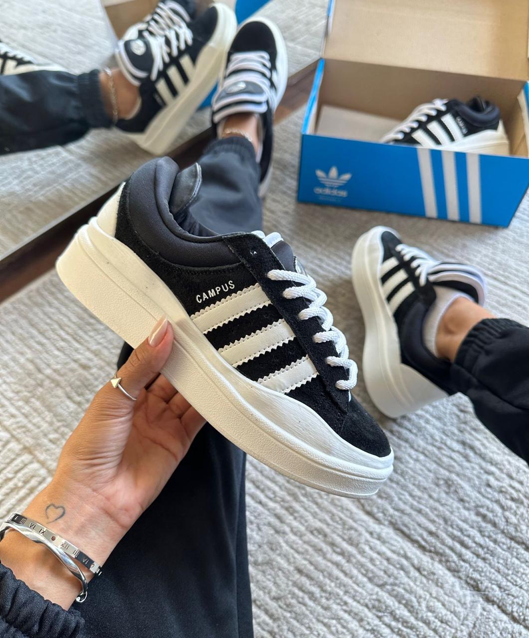 Tênis Adidas Feminino Bad Bunny x Campus