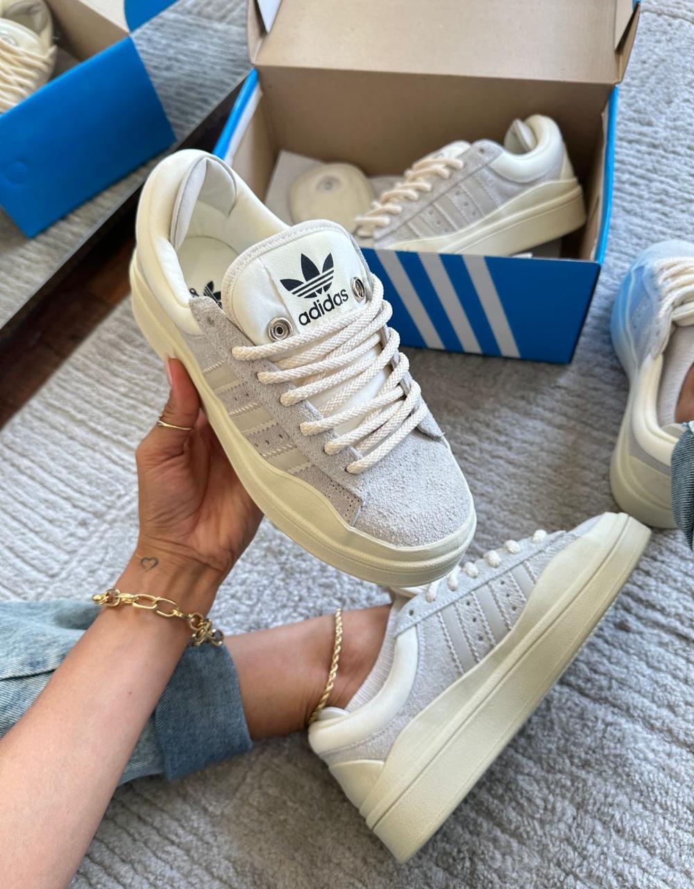 Tênis Adidas Feminino Bad Bunny x Campus