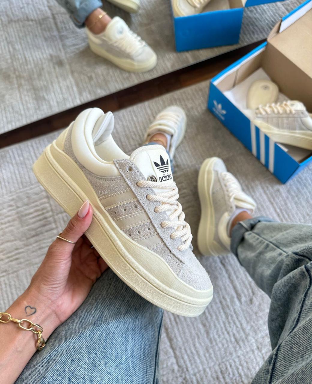 Tênis Adidas Feminino Bad Bunny x Campus