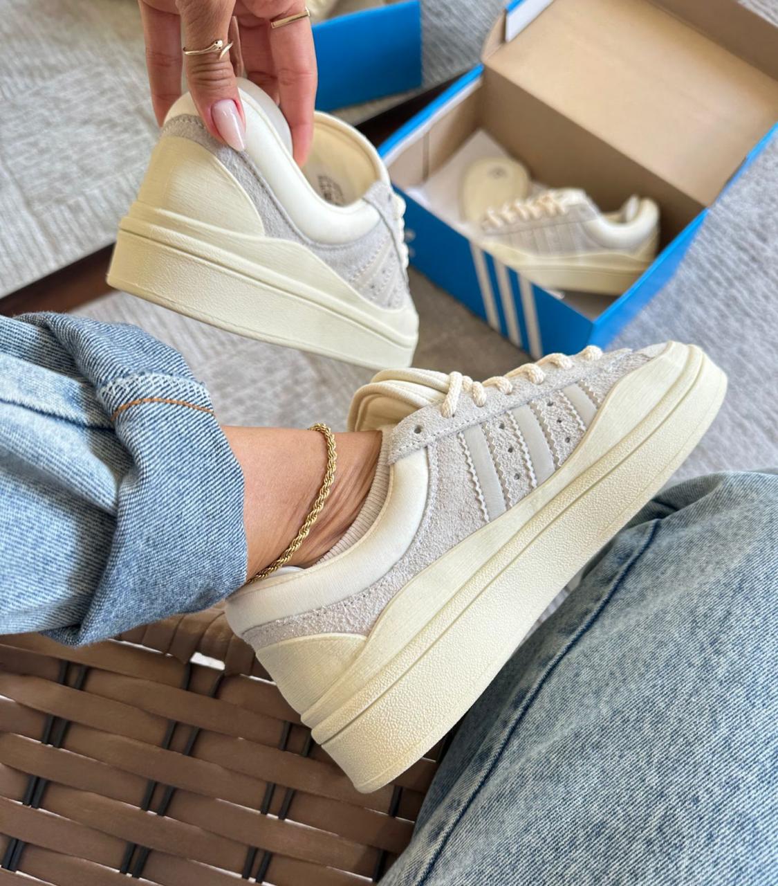 Tênis Adidas Feminino Bad Bunny x Campus