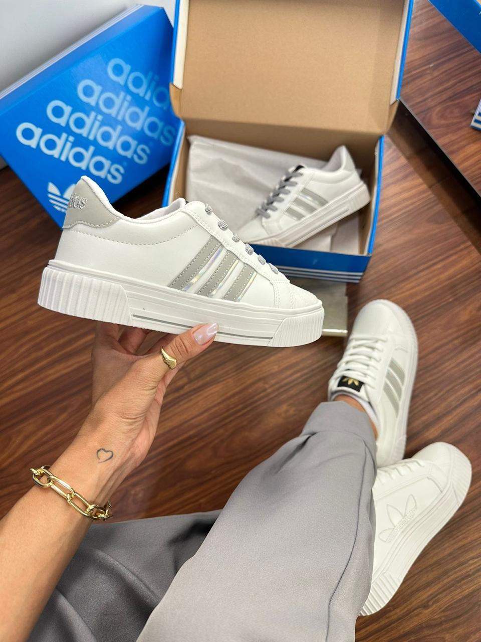 Tenis Adidas Luxo Slim