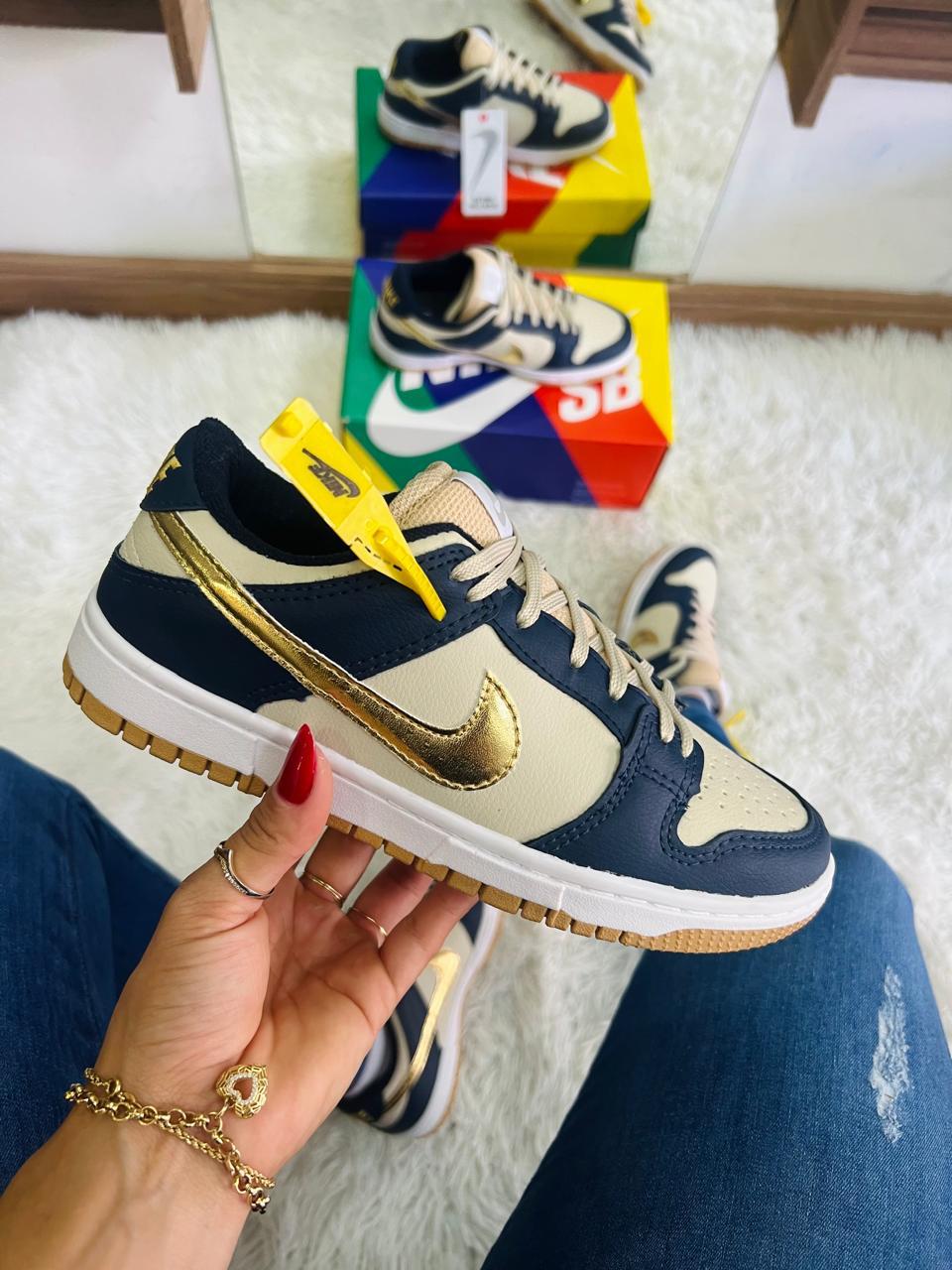 Tênis Nike Dunk Low SB Edition