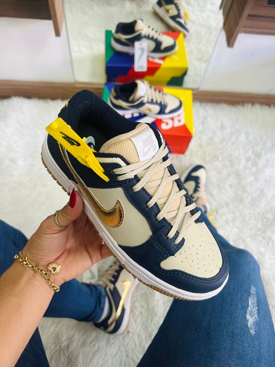 Tênis Nike Dunk Low SB Edition