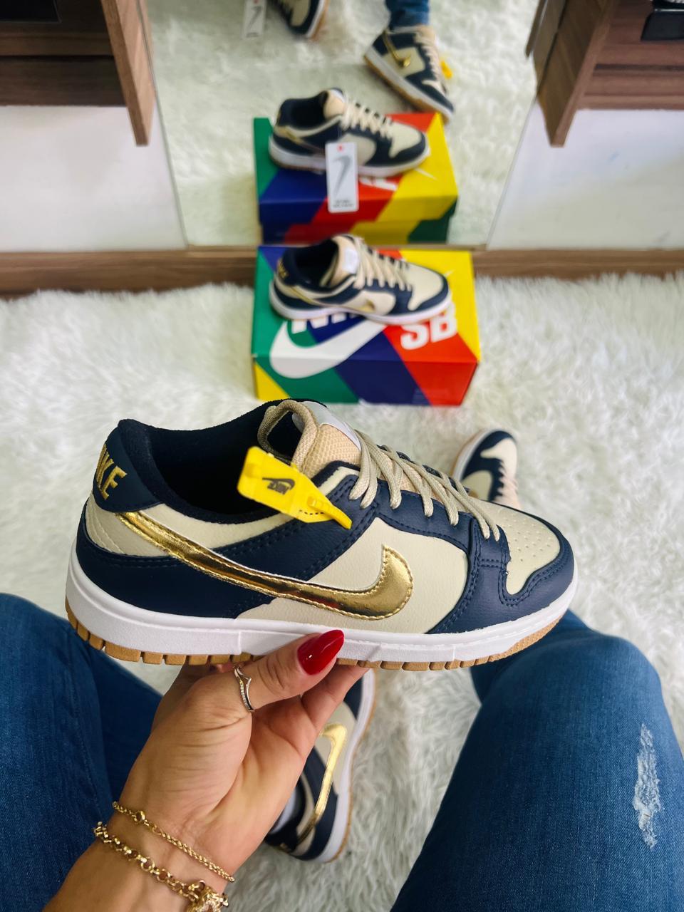 Tênis Nike Dunk Low SB Edition