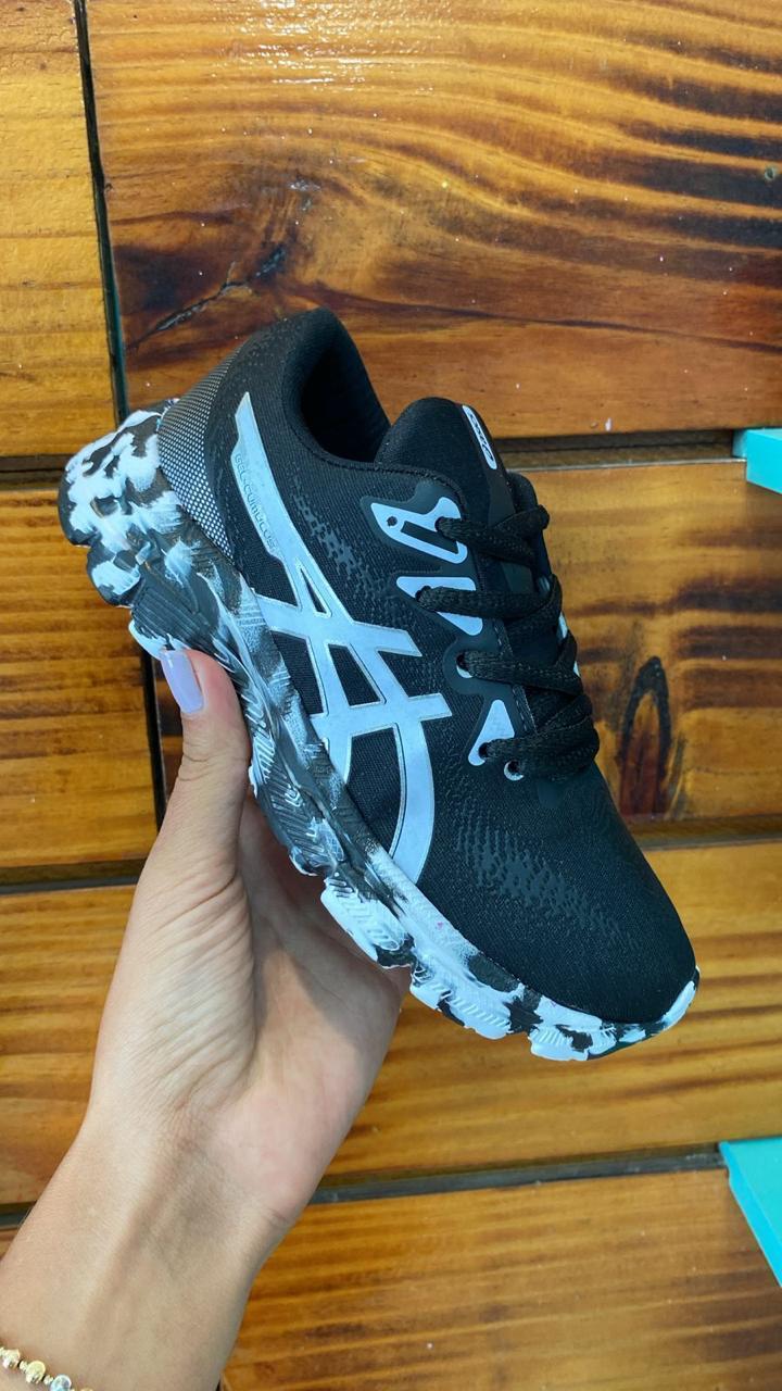 tênis Asics infantil