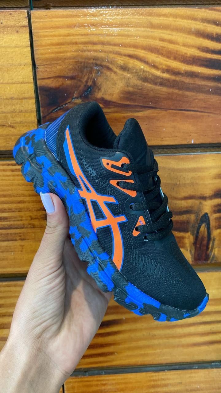 tênis Asics infantil