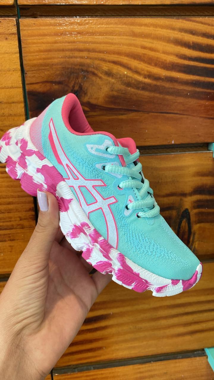 tênis Asics infantil