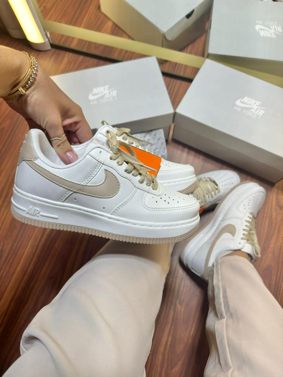 Tênis Nike Feminino Air Force