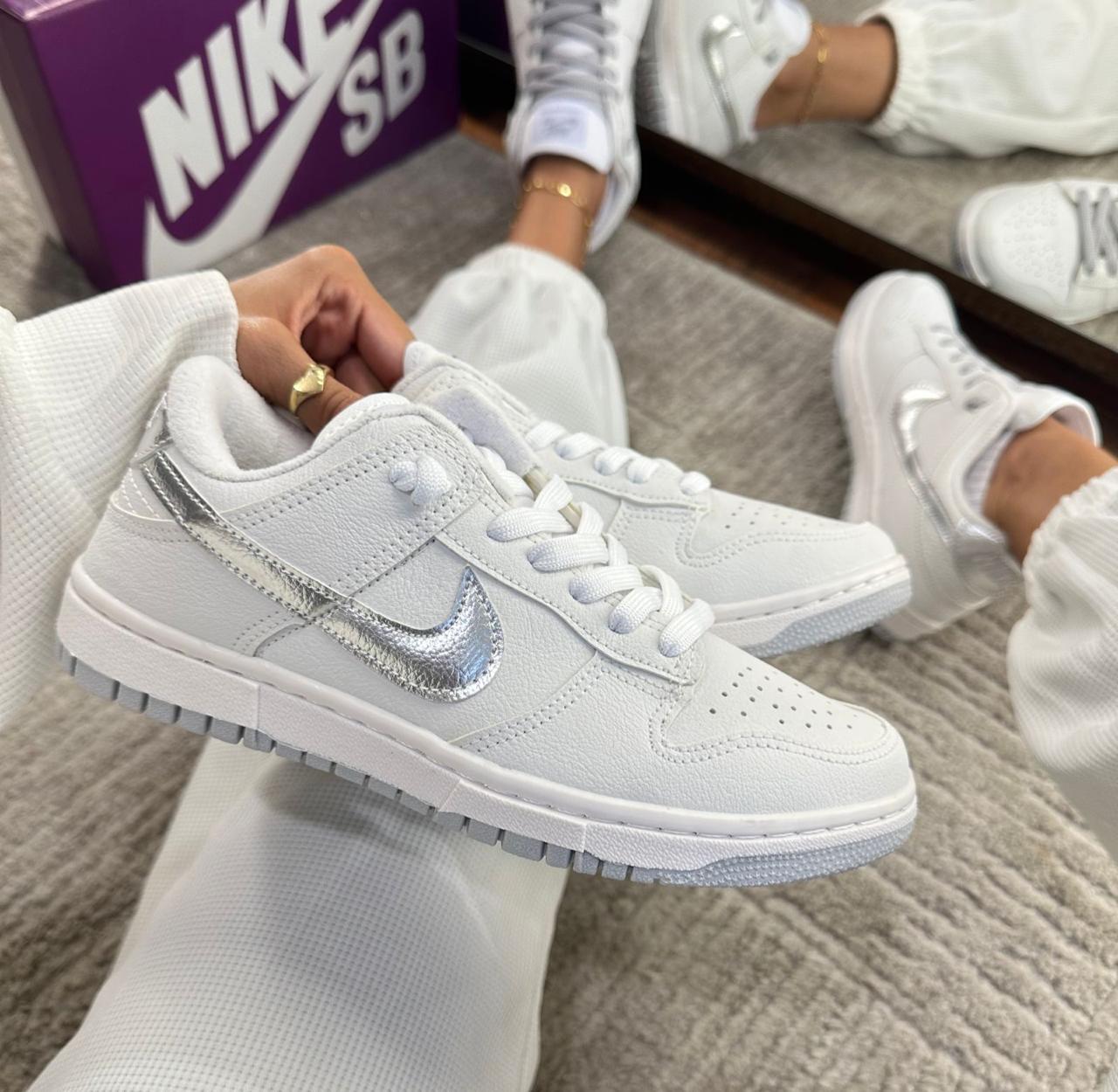 Tênis NiKe Feminino SB Dunk Low