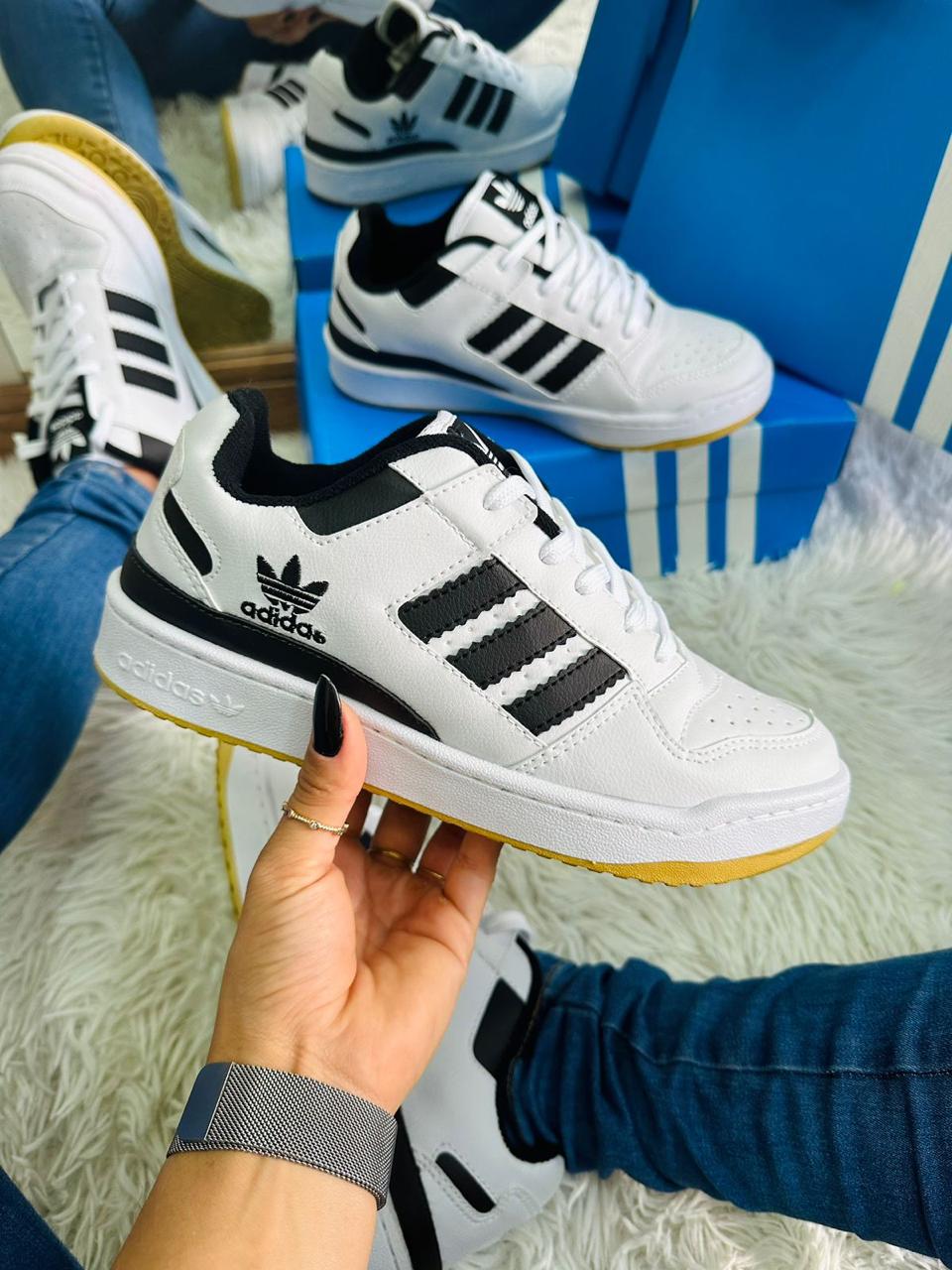 Tênis Adidas Fórum Low