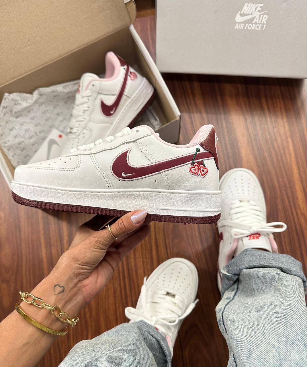 Tênis Nike Air Force Valentines