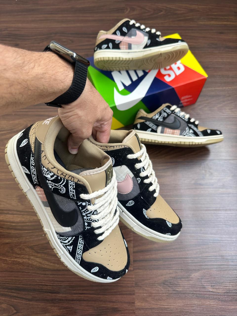 Tênis Nike Dunk Low  SB cactus