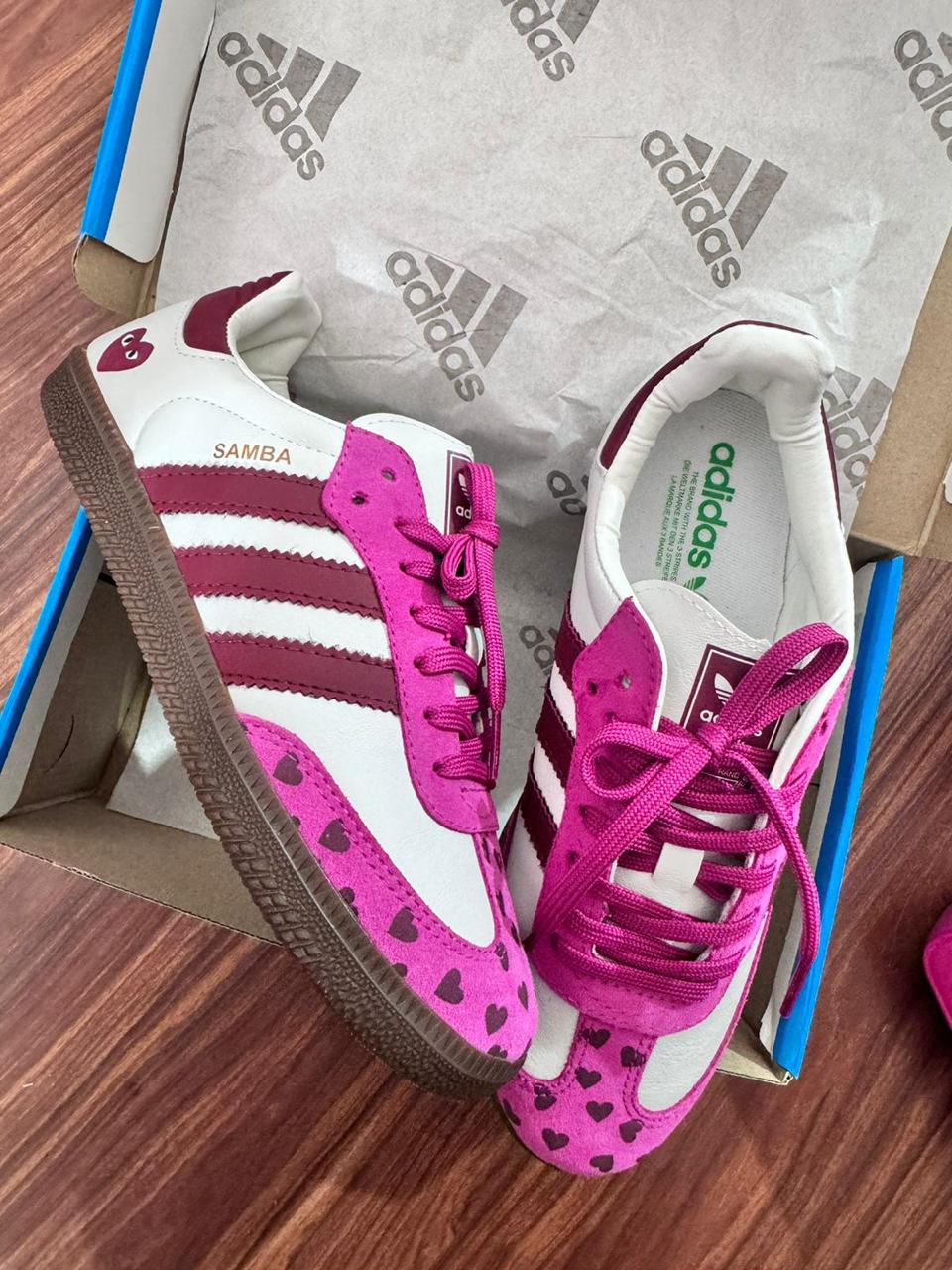 Tênis Adidas Samba Pink Heart