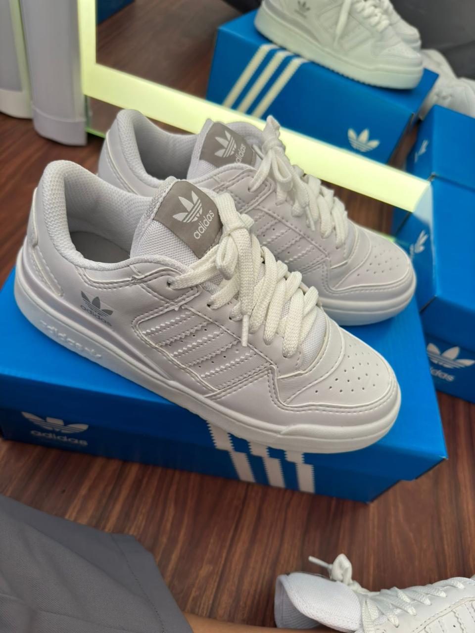 Tênis Adidas Fórum Low