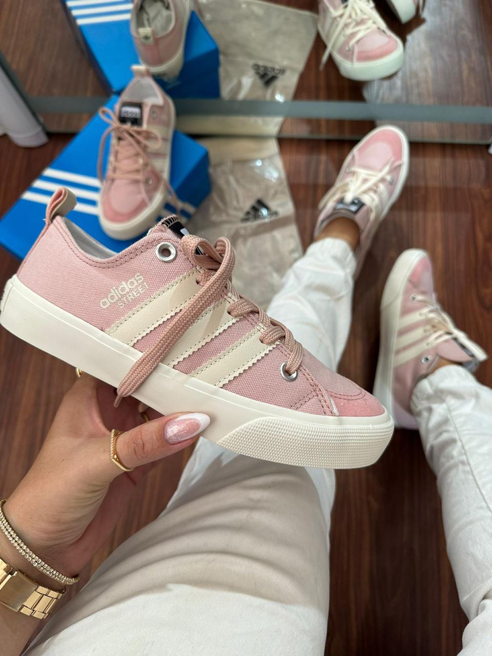 Tênis Adidas Street Feminino