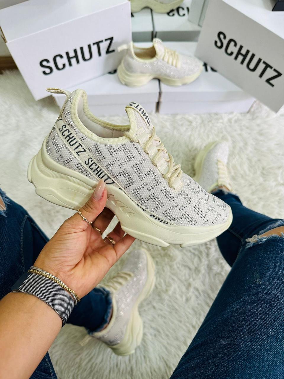 Tênis Feminino SCHUTZ Stras