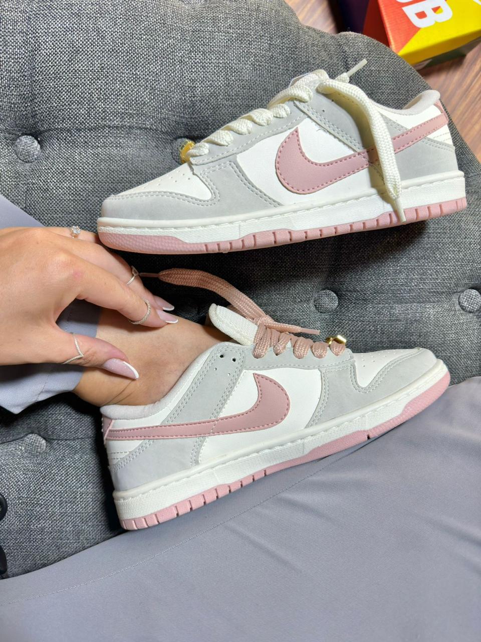 Tênis Feminino Nike Dunk