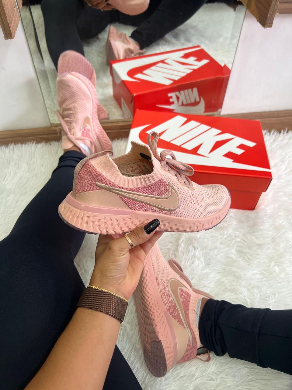 Tênis Nike Epic Feminino Rosa