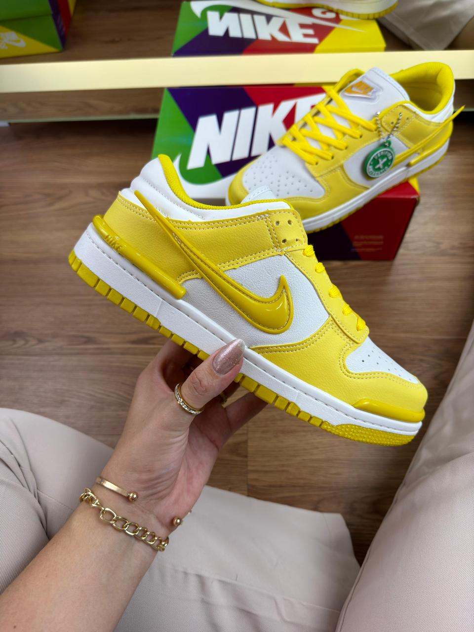 Tênis Nike Dunk Low Mint Amarelo