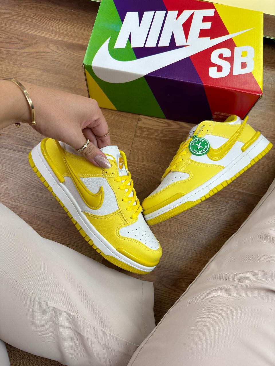 Tênis Nike Dunk Low Mint Amarelo