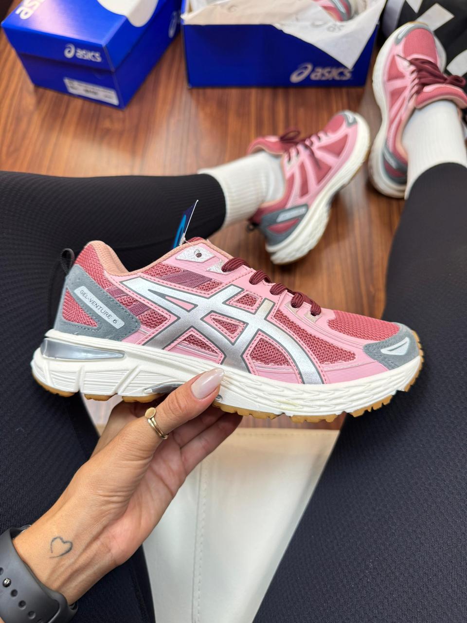 Tênis Asics Venture Feminino