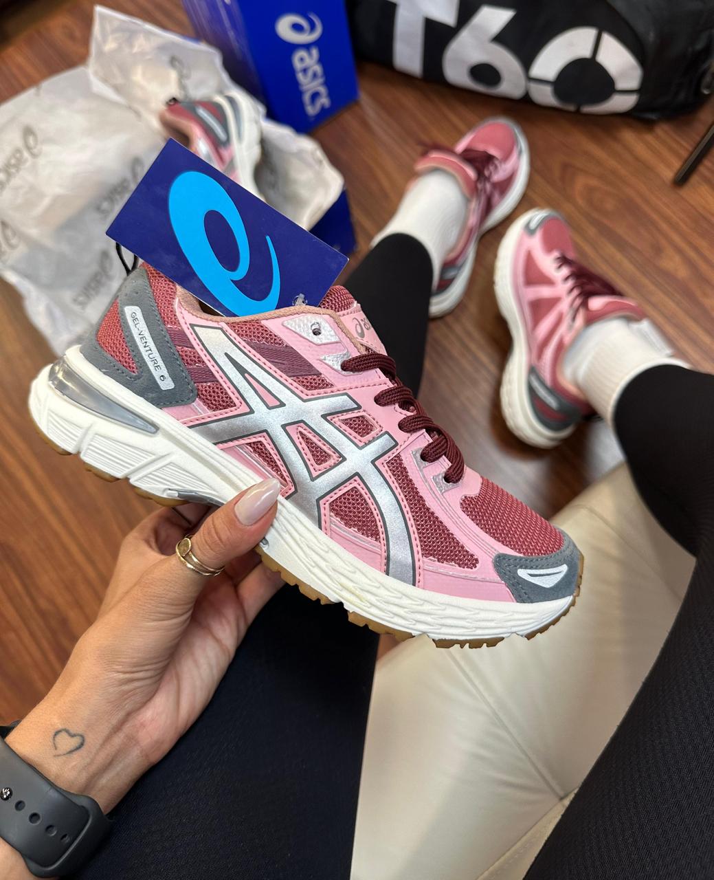 Tênis Asics Venture Feminino