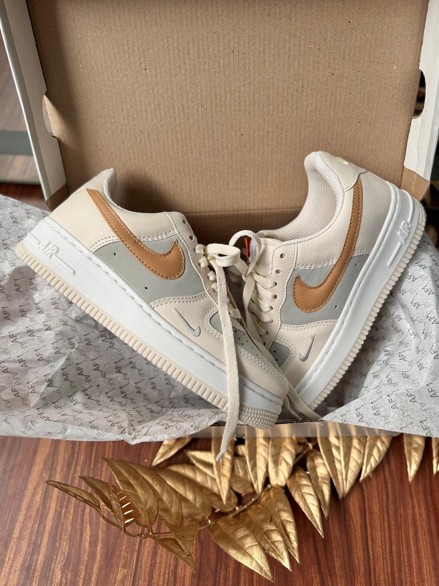 Tênis Nike Air Force  Feminino Off White