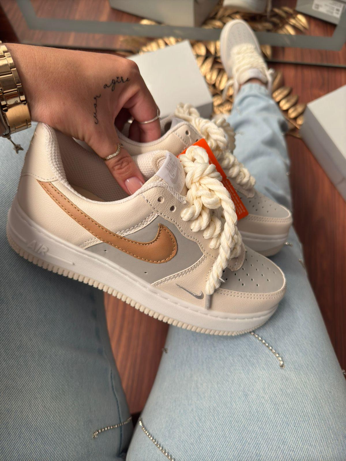 Tênis Nike Air Force  Feminino Off White