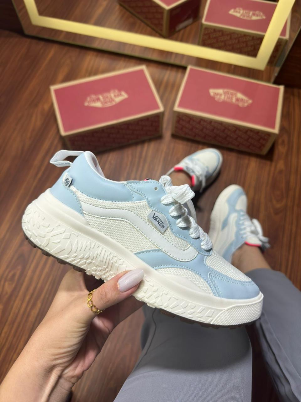 Tênis Vans Feminino Ultrarange Neo