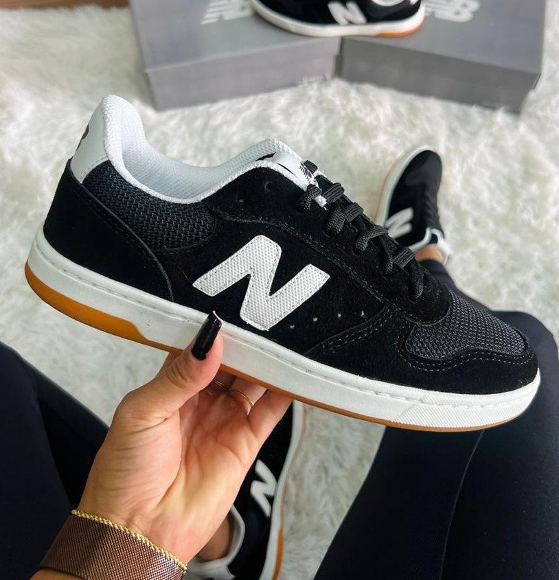 Tênis New Balance 300