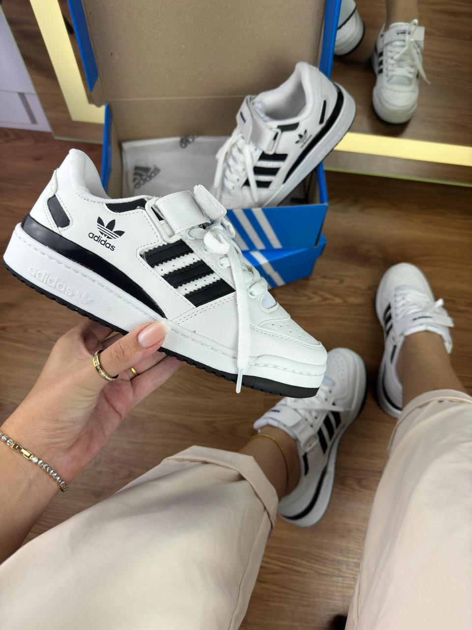 Tênis Adidas Fórum Low