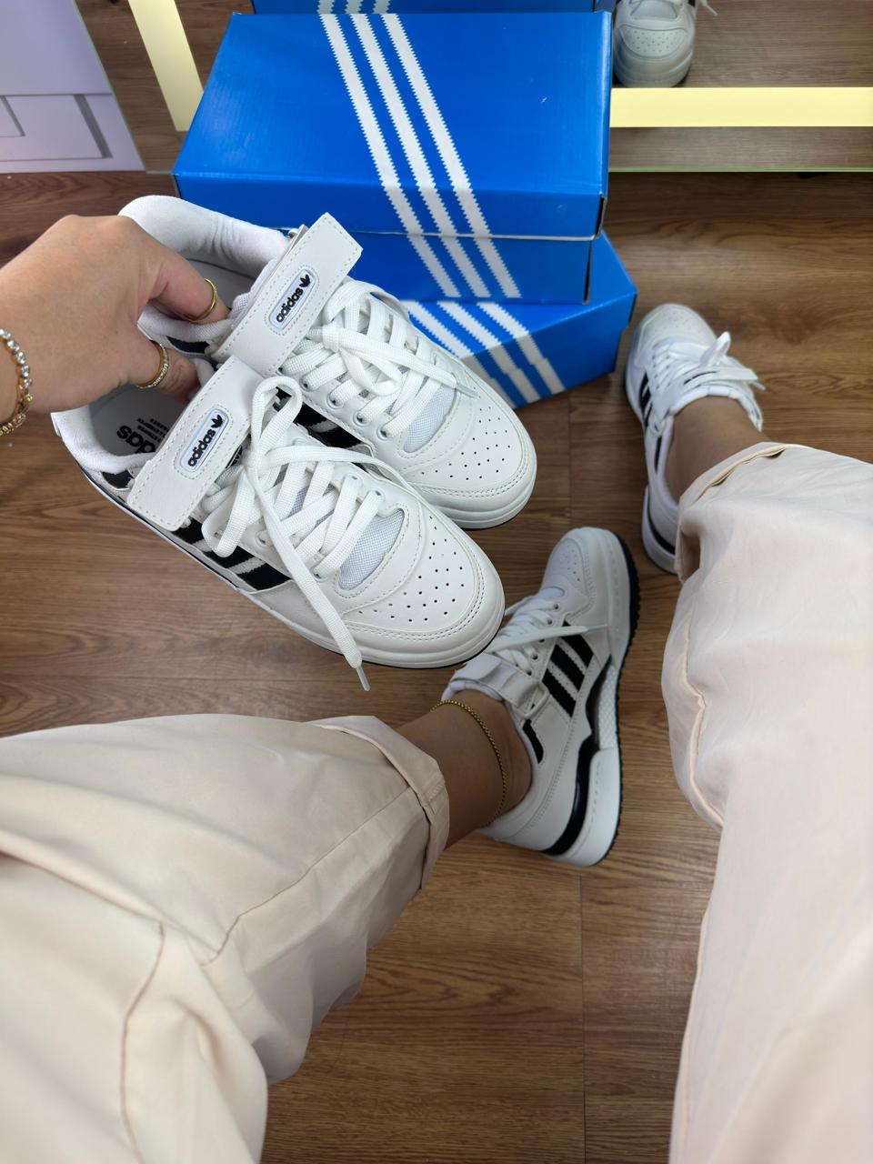 Tênis Adidas Fórum Low