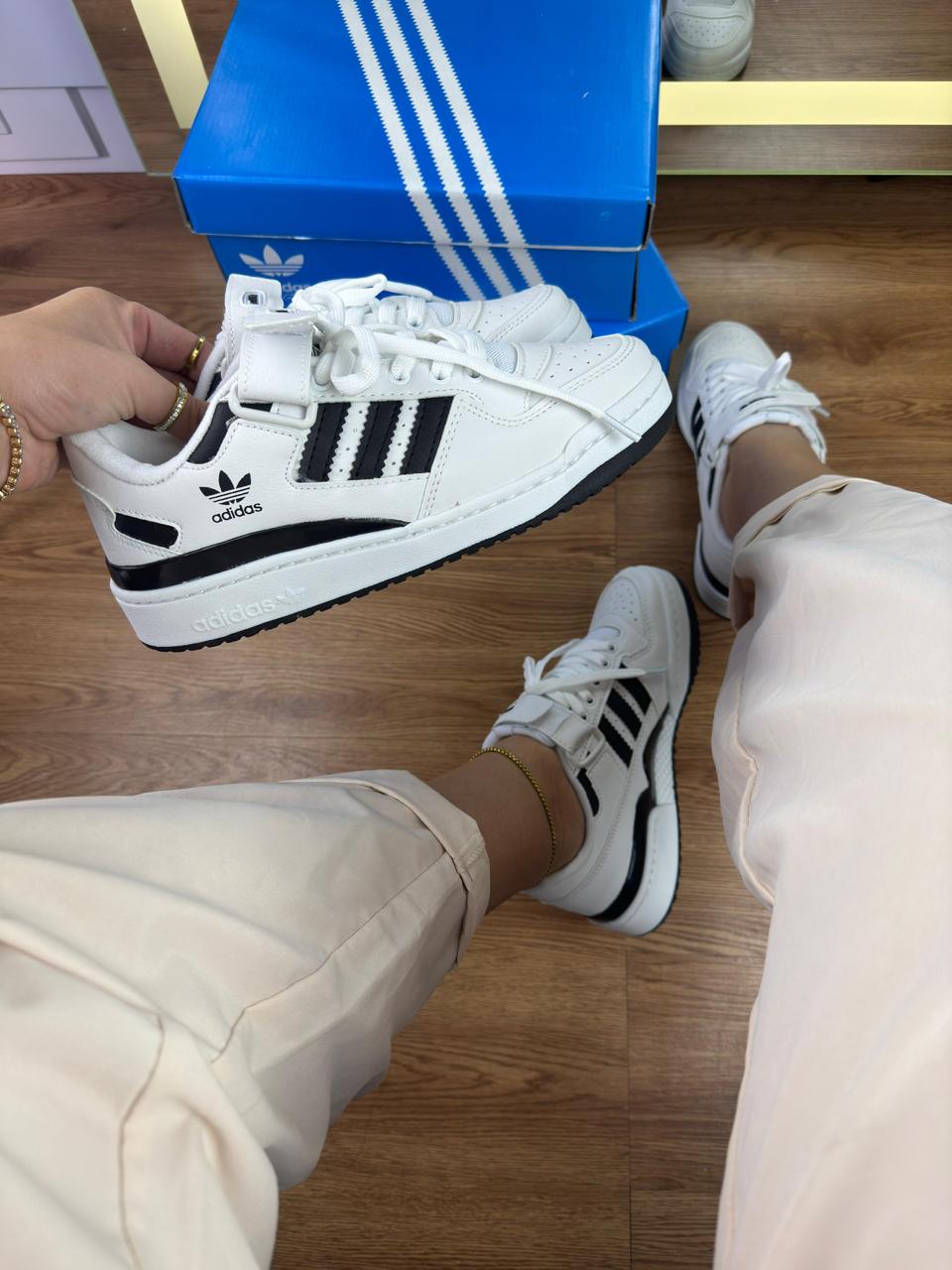 Tênis Adidas Fórum Low