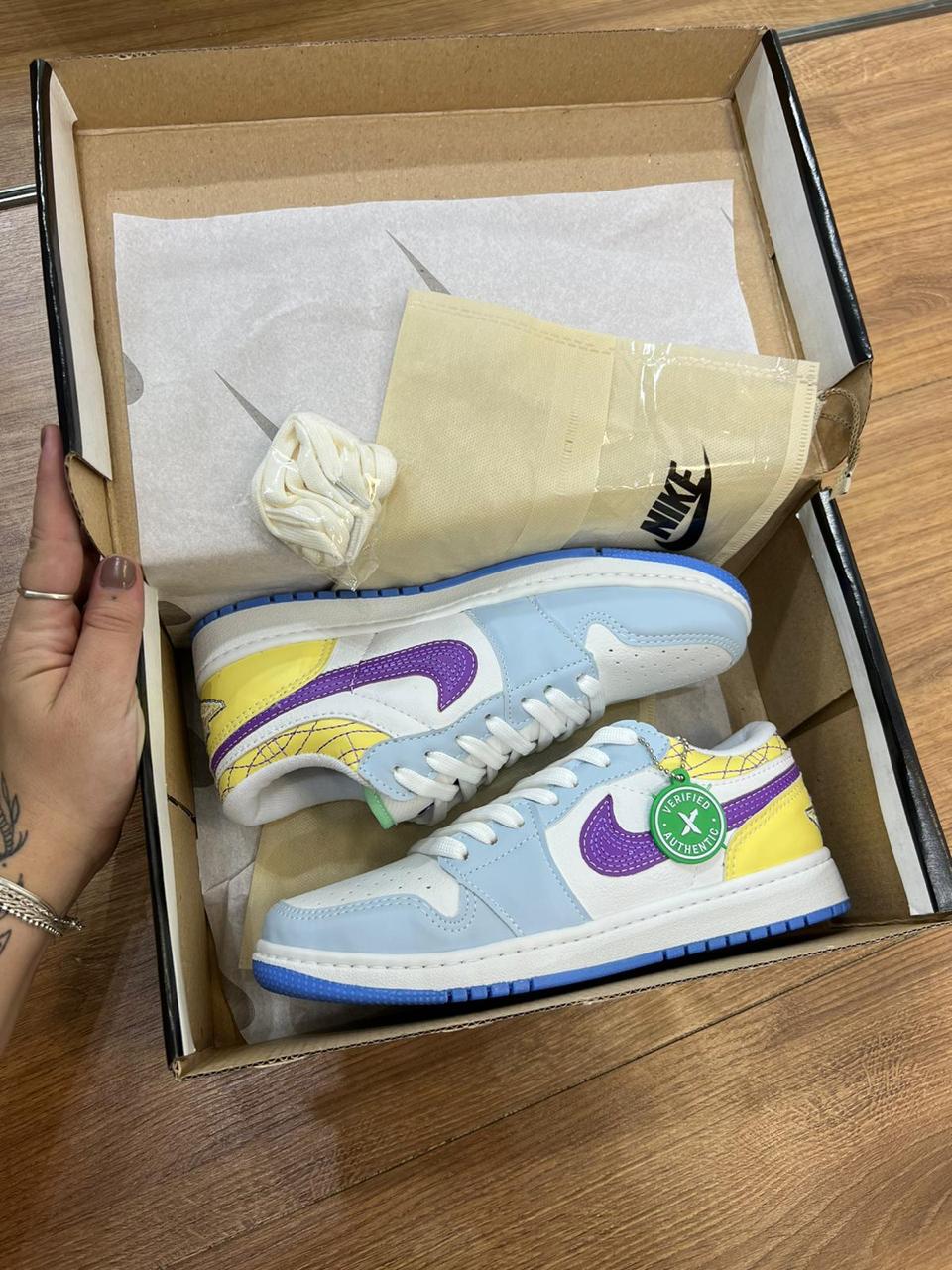 Tênis Nike Feminino jordan Low ll