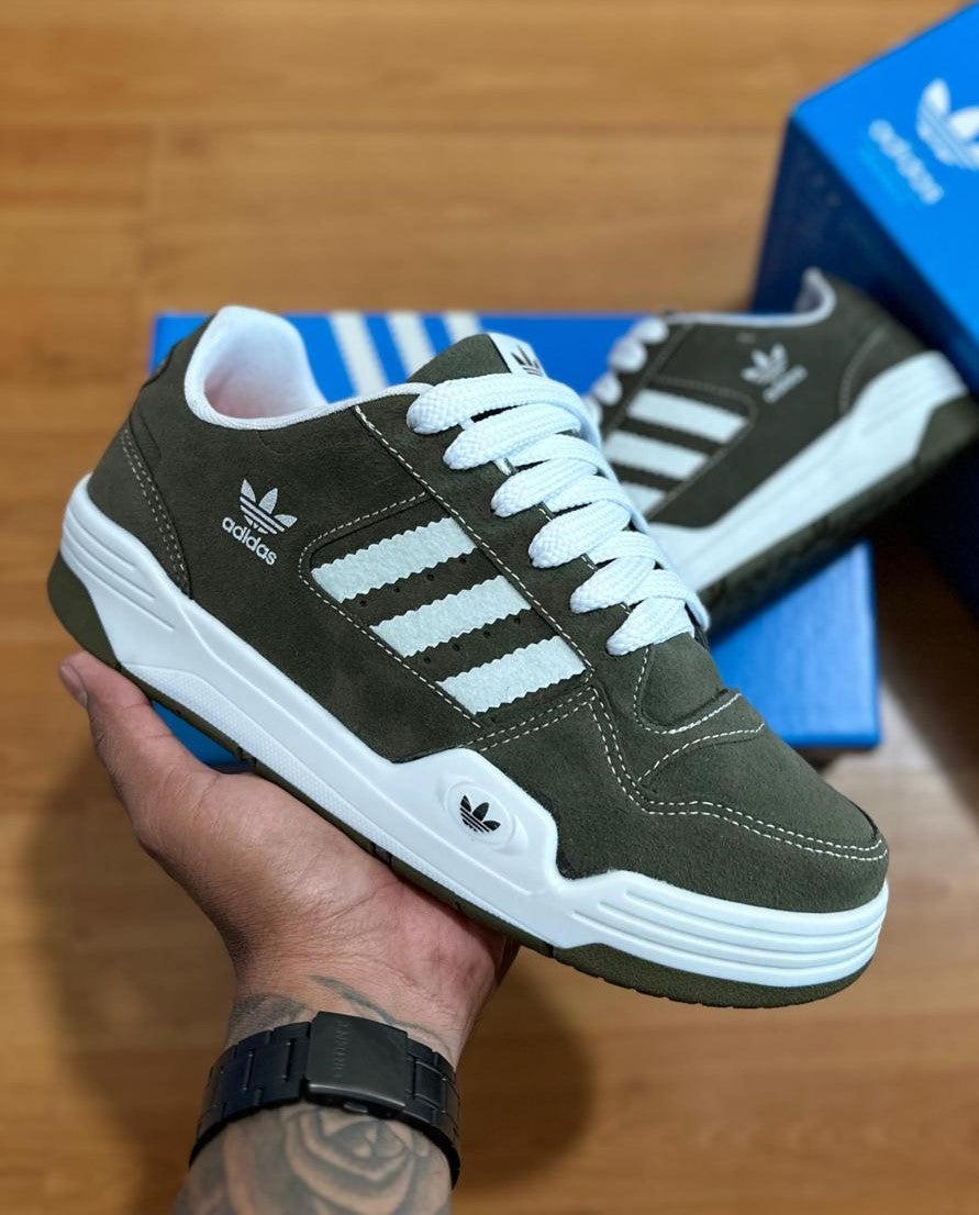 Tênis Adidas Masculino CL Low