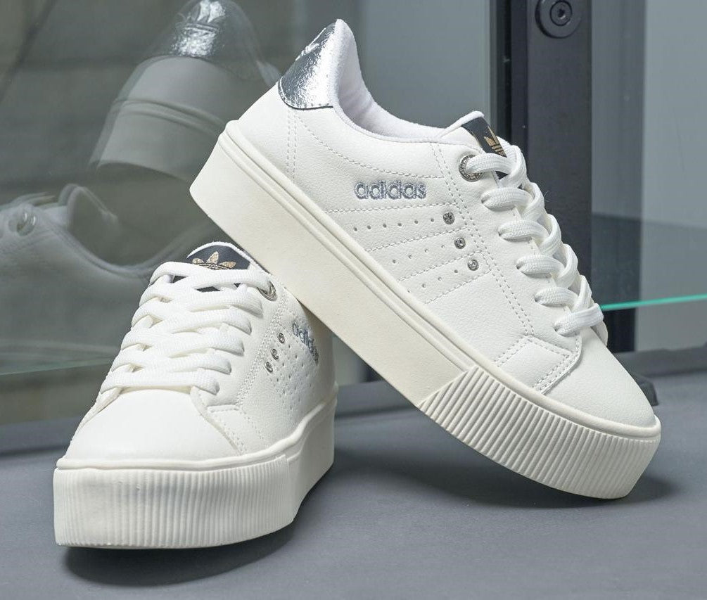 Tênis Adidas plataforma Clin